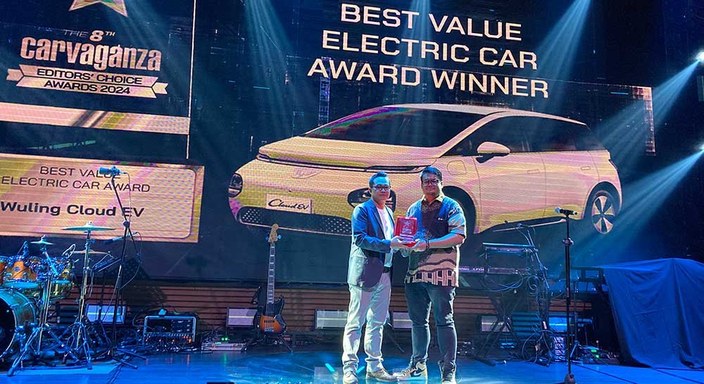 Wuling Cloud EV Raih Penghargaan Carvaganza Award 2024